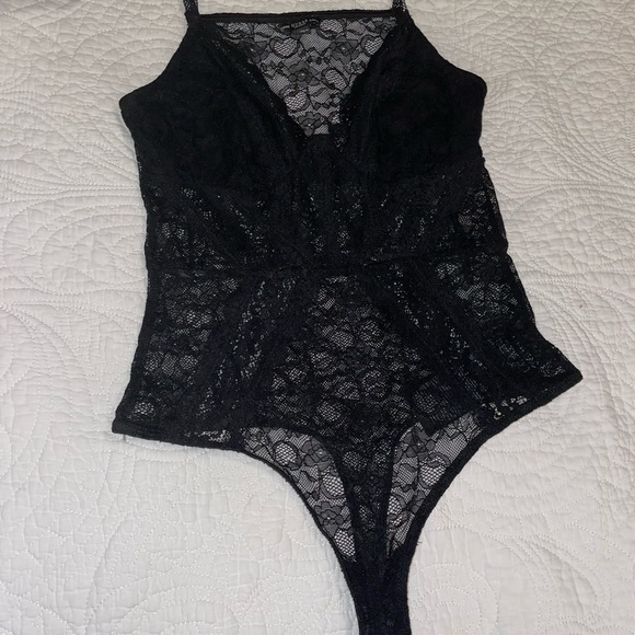 Guess Lace Bodysuit - Picture 1 of 4